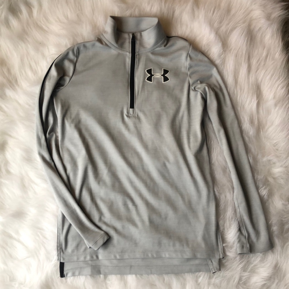 Under Armour long sleeved quarter zip youth medium
